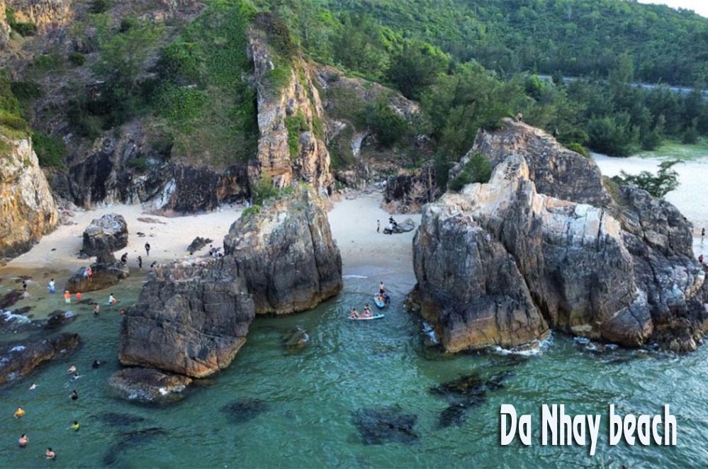 Da Nhay beach in Quang Binh