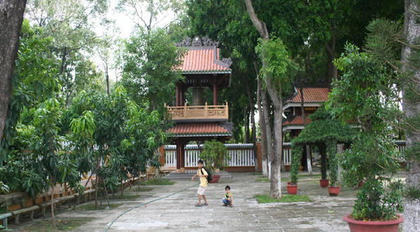 Giac Lam pagoda (To Dinh Giac Lam)