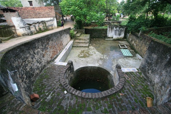 Water well at Tram Gian pagoda