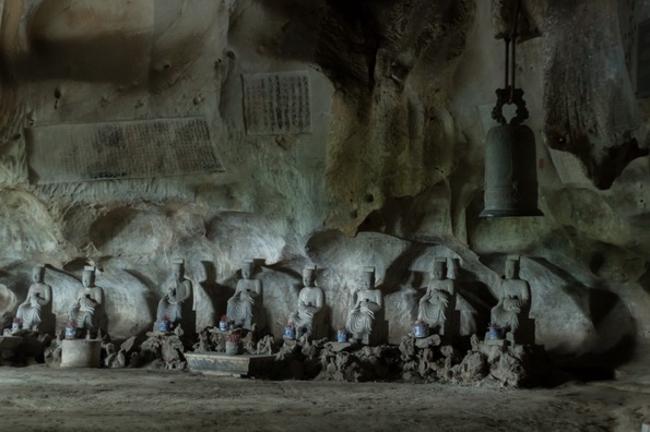 cave in Tram pagoda