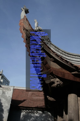 Curved roof of Dinh Bang Community House