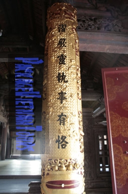 Gilted Pillar of Dinh Bang Community House