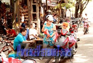 the shoes corner of Hanoi Old Quarter