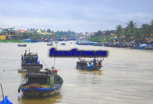 La rivière Thu Bon Hoi An Vietnam