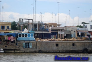 Marché flottant du delta du Mékong Vietnam