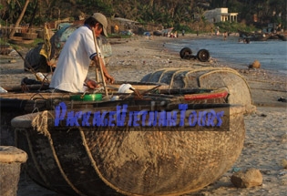 Fixing boats at Mui Ne Fishing Village