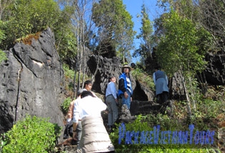 Randonnée au sommet de la montagne Ham Rong