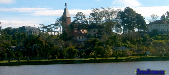 Da Lat Xuan Huong Lake