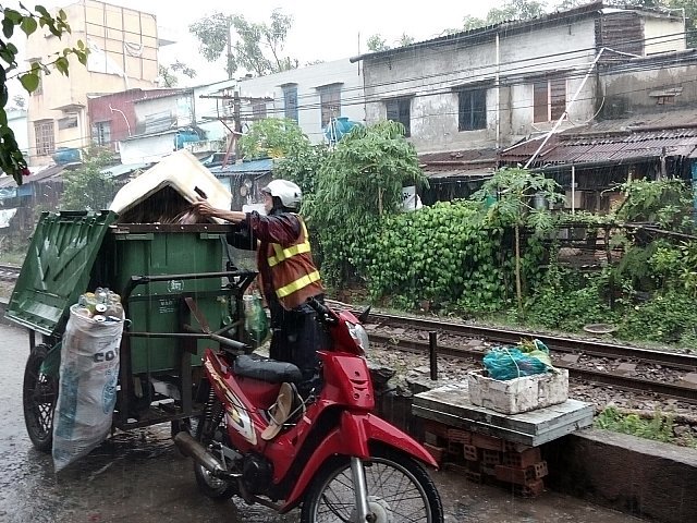 Collecting waste